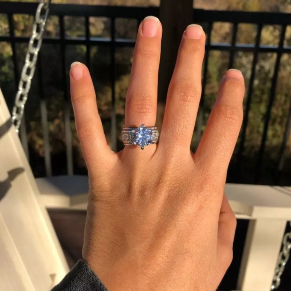 sterling silver ring with simulated diamond - Picture 7 of 9